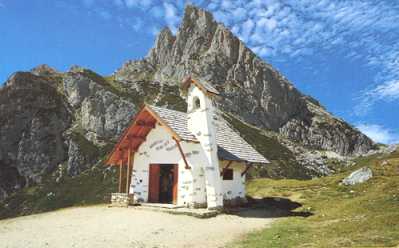 Kapelle am Falzaregopass